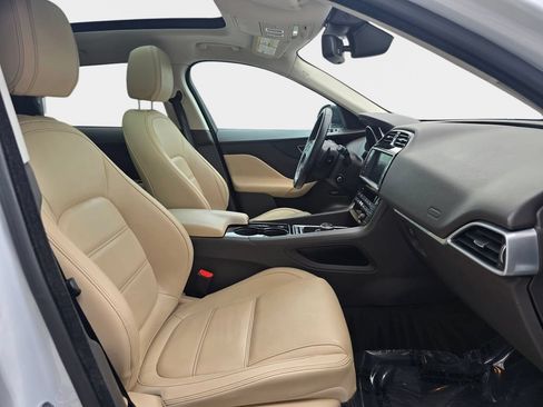 Used 2017 Jaguar F-PACE Prestige AWD/4WD image 12