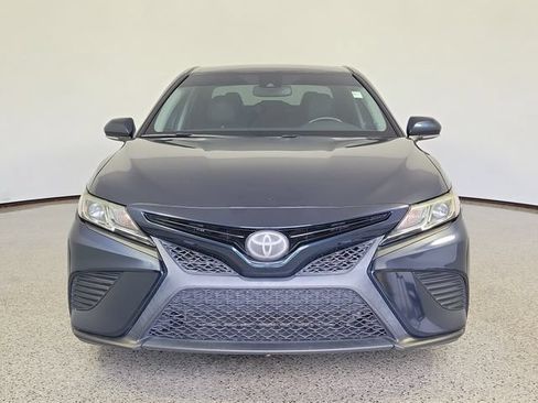 Used 2020 Toyota Camry SE w/ Convenience Package FWD image 3