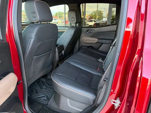 Used 2024 GMC Canyon Denali AWD/4WD image 3