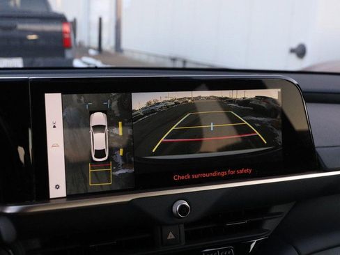 Used 2025 Toyota Crown Platinum image 18