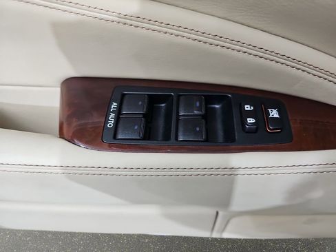 Used 2016 Lexus LS 460 w/ Comfort Package RWD image 31