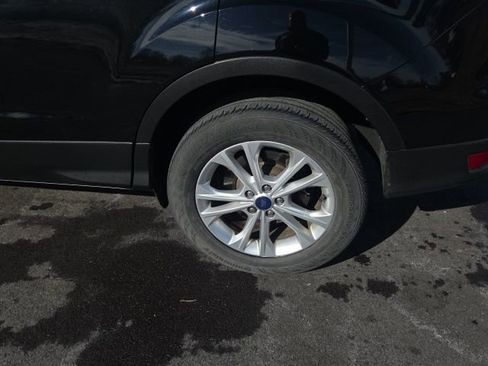 Used 2018 Ford Escape SEL image 16