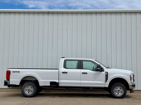 Used 2024 Ford F350 XL w/ Snow Plow/Camper Package AWD/4WD image 7
