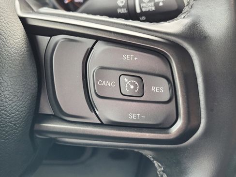 Used 2023 Jeep Gladiator Sport AWD/4WD image 13