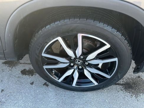 Used 2021 Honda Pilot Touring image 13