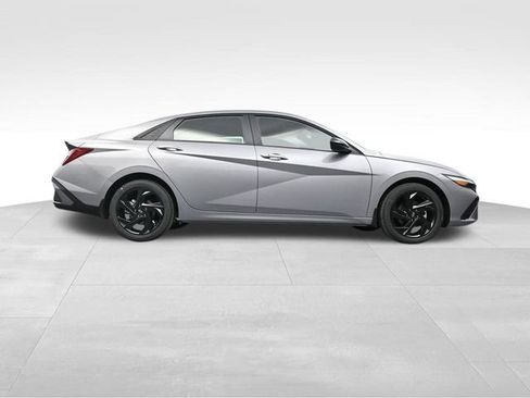 Certified 2026 Hyundai Elantra Sport FWD image 37