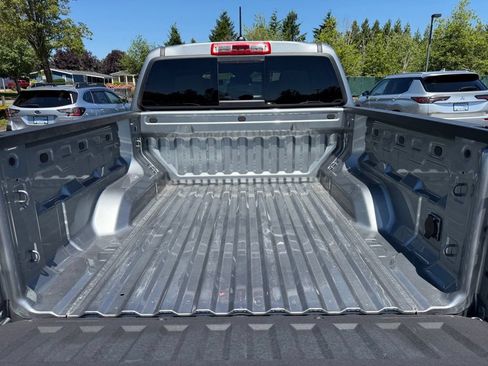 Used 2024 GMC Canyon AT4 w/ Technology Package AWD/4WD image 11