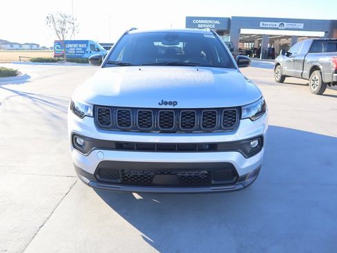 New 2026 Jeep Compass Latitude image 9