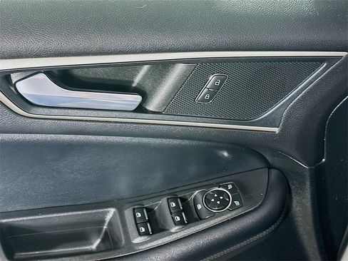 Used 2022 Ford Edge SEL image 24