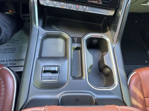 Used 2024 GMC Sierra 3500 Denali Ultimate image 21