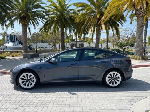 Used 2021 Tesla Model 3 Standard Range Plus RWD image 5