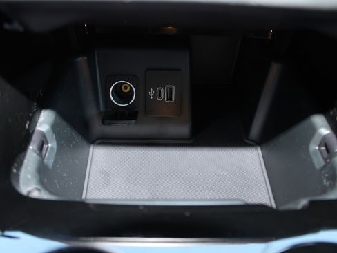 Used 2025 Ford Explorer Platinum image 29