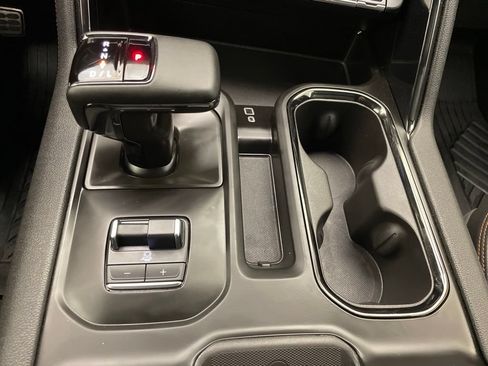 Used 2024 GMC Sierra 1500 AT4 w/ Technology Package AWD/4WD image 16