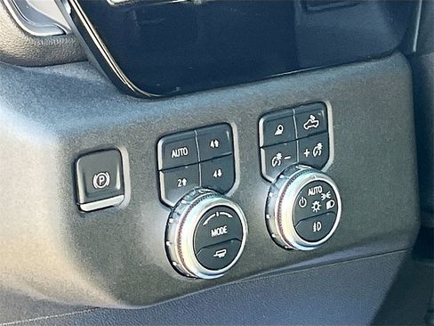 Used 2024 GMC Sierra 2500 SLT w/ SLT Premium Package image 10