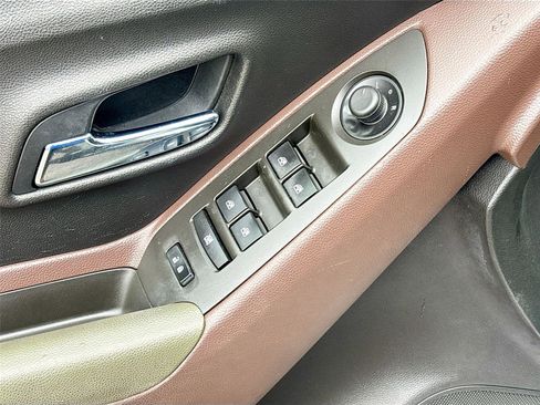 Used 2015 Chevrolet Trax LT w/ LT Sun and Sound Package FWD image 17