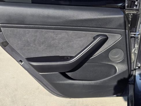 Used 2021 Tesla Model 3 Long Range image 23