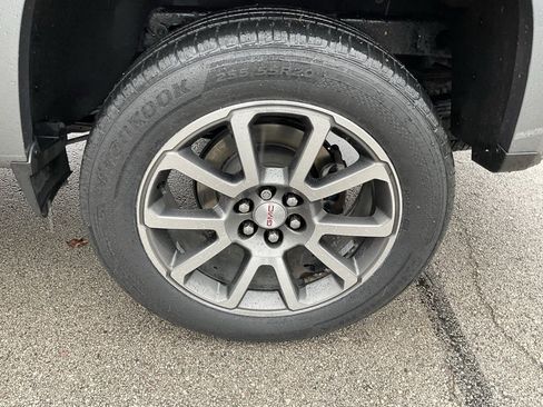 Used 2021 GMC Canyon Denali image 7