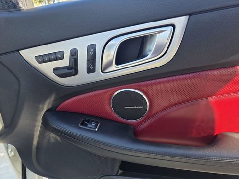 Used 2012 Mercedes-Benz SLK 250 image 16