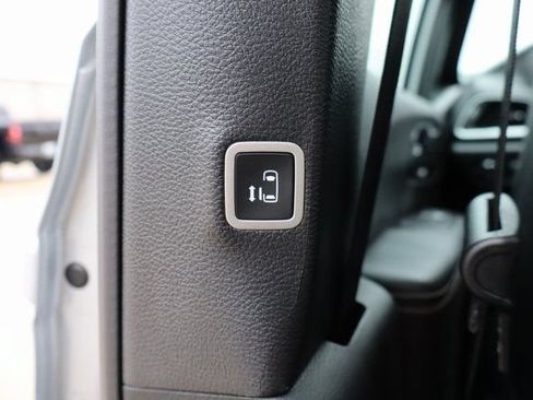 New 2026 Chrysler Pacifica Select FWD image 37