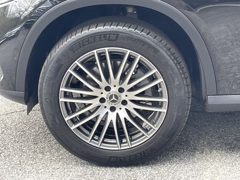 Certified 2025 Mercedes-Benz GLC 300 image 17
