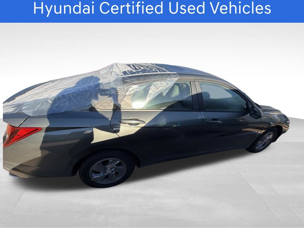 Used 2025 Hyundai Elantra SE FWD image 16