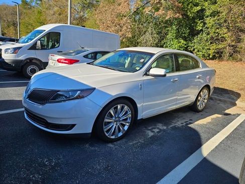 Used 2014 Lincoln MKS AWD image 3