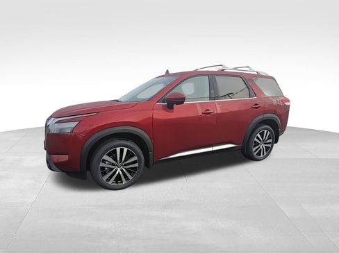 New 2025 Nissan Pathfinder Platinum w/ Cargo Package image 4