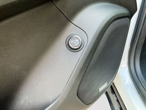 Used 2019 GMC Acadia Denali w/ Technology Package FWD image 36