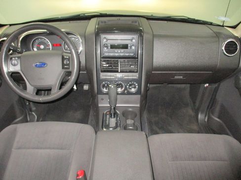 Used 2010 Ford Explorer XLT image 27