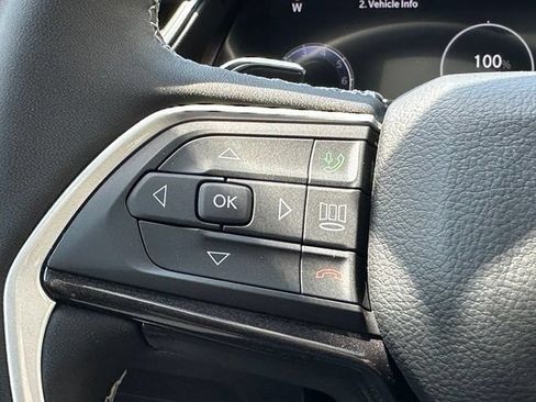 Used 2023 Jeep Grand Cherokee Altitude AWD/4WD image 16