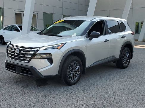 Certified 2025 Nissan Rogue S AWD/4WD image 2