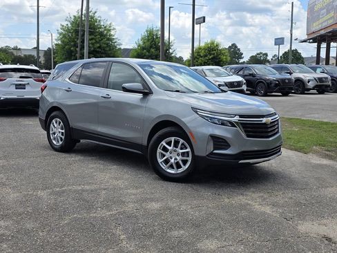 Used 2023 Chevrolet Equinox LT AWD/4WD image 2