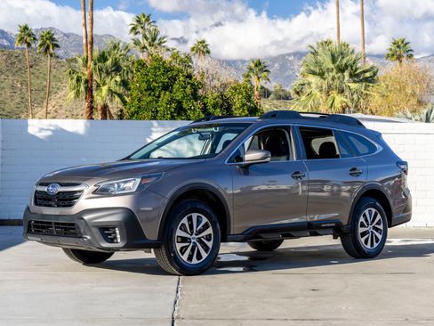 Used 2022 Subaru Outback Premium image 1