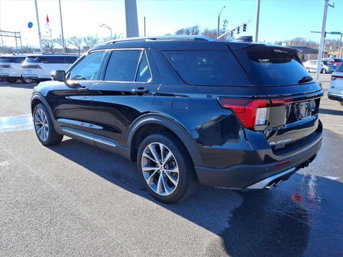 Certified 2025 Ford Explorer Platinum w/ Ultimate Package image 3