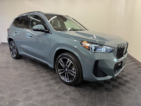 Used 2025 BMW X1 xDrive28i w/ M Sport Package AWD/4WD image 10