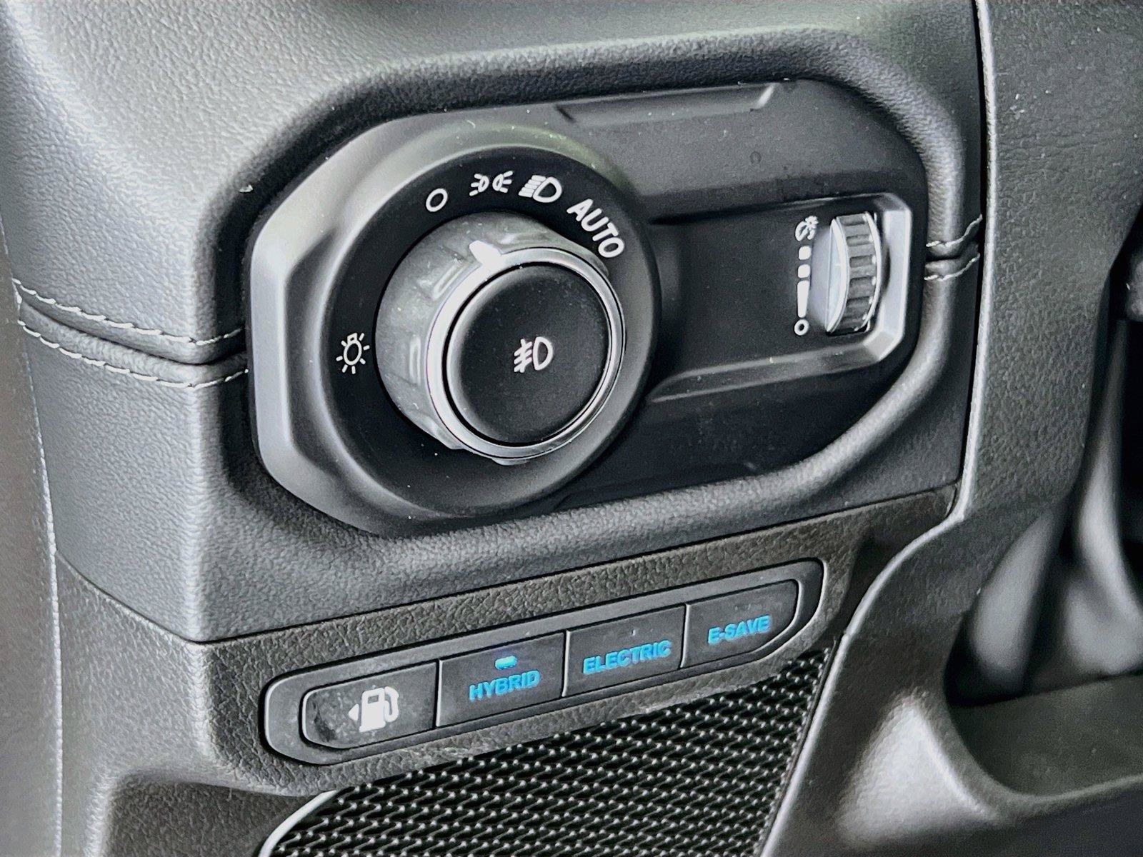 Used 2024 Jeep Wrangler Unlimited Rubicon 4xe AWD/4WD image 14