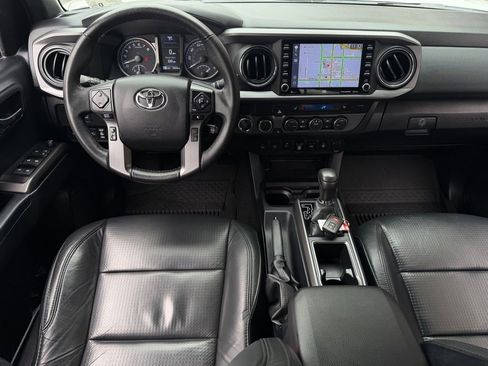 Used 2021 Toyota Tacoma TRD Off-Road w/ TRD Premium Off Road Package AWD/4WD image 13