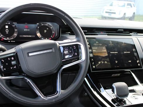 Used 2025 Land Rover Range Rover Sport SE AWD/4WD image 31