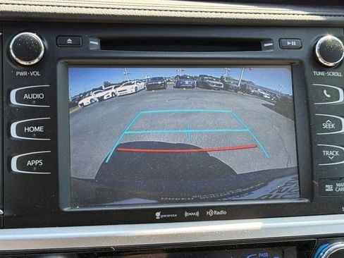 Used 2017 Toyota Highlander XLE AWD/4WD image 26