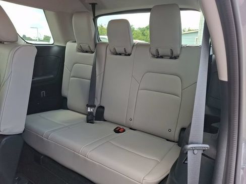 Used 2022 Nissan Pathfinder SL AWD/4WD image 12