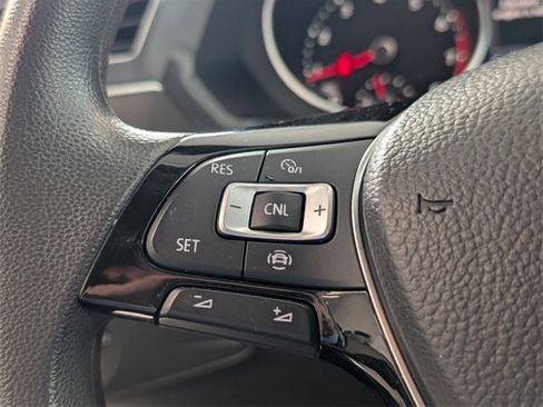Used 2019 Volkswagen Tiguan S image 22