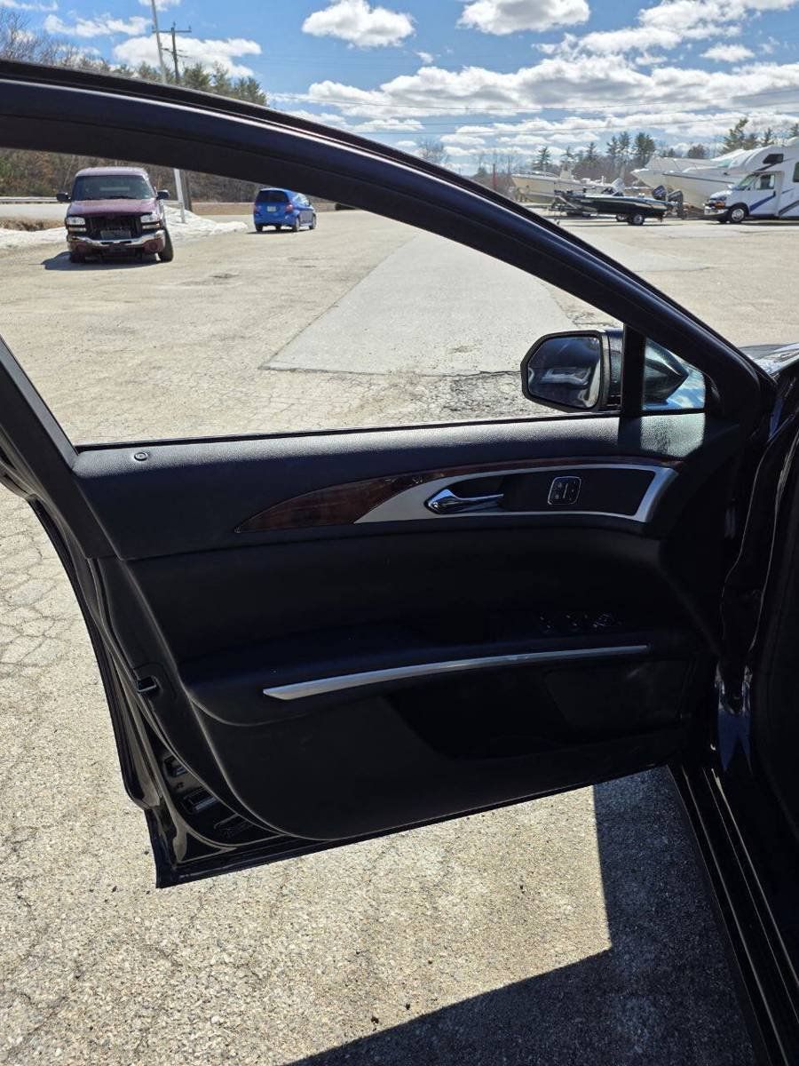 Used 2015 Lincoln MKZ AWD w/ Equipment Group 102A Reserve image 11