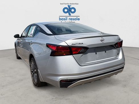 Used 2024 Nissan Altima 2.5 SV AWD/4WD image 5