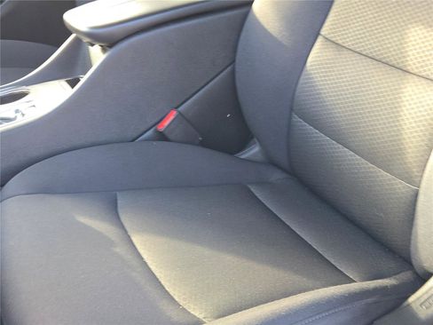 Used 2024 Chevrolet Malibu LT image 27