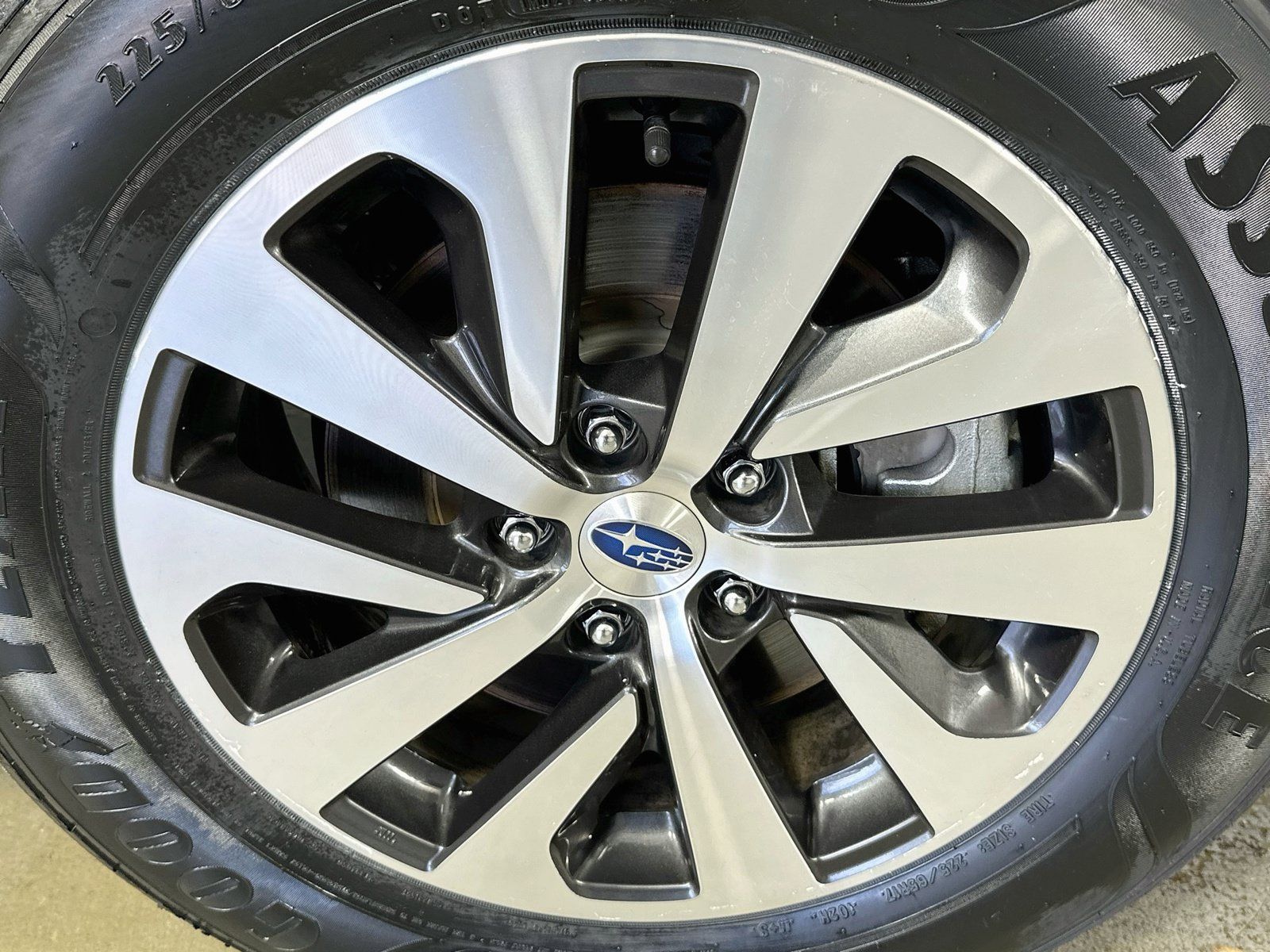 Used 2024 Subaru Outback Premium AWD/4WD image 31