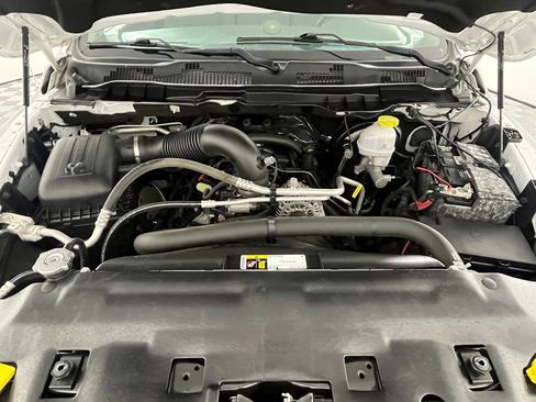 Used 2020 RAM 1500 Classic SLT image 21