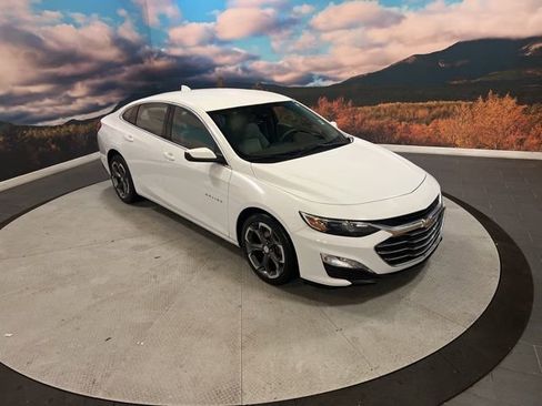 Used 2024 Chevrolet Malibu LT image 1
