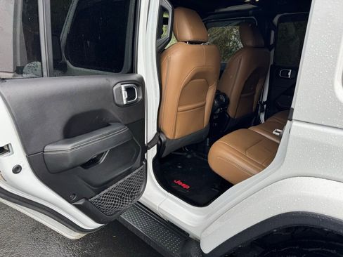 Used 2020 Jeep Wrangler Unlimited Sahara w/ Advanced Safety Group AWD/4WD image 8