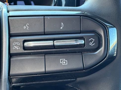 Used 2023 Chevrolet Colorado LT w/ LT Convenience Package II image 8