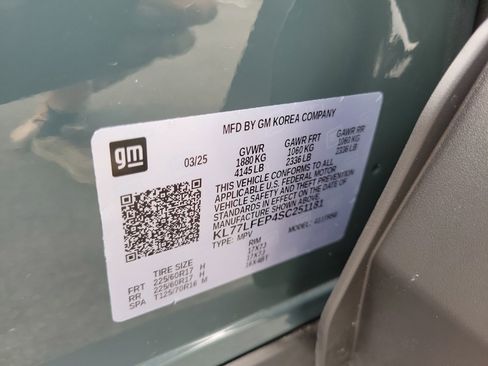 Used 2025 Chevrolet Trax LS FWD image 32